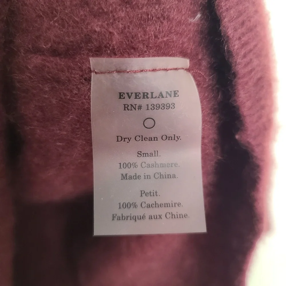 Everlane 100% Cashmere Burgundy Plum SMALL V Neck Sweater Wine Purple Old Money‎
